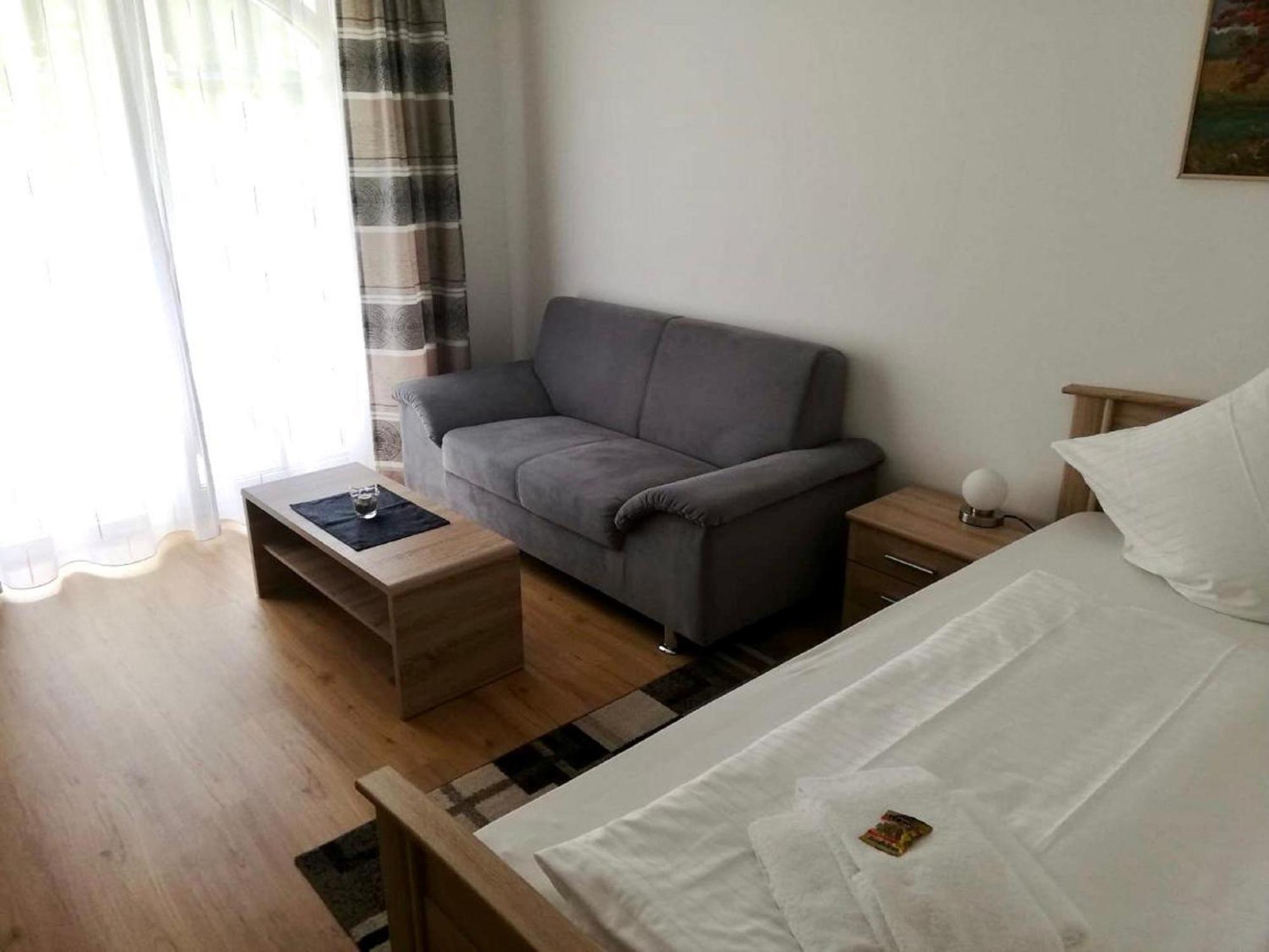 Ferienappartements-Grolik Im Aparthotel Zum Gutshof Hohenwarth Exterior foto
